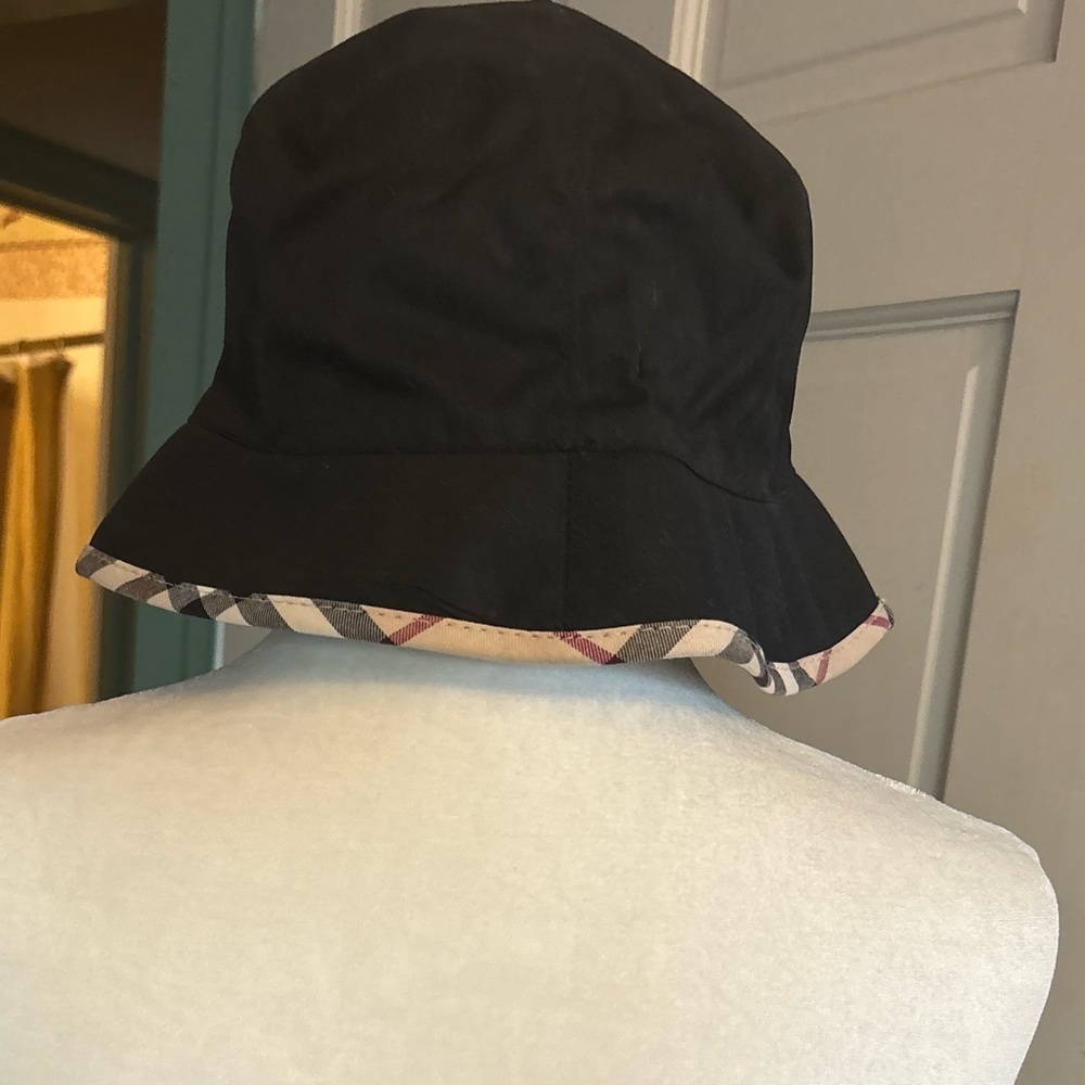 Burberry “Nova Check” Bucket Hat; sz M - Picture 7 of 12